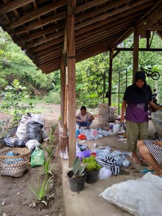 Gerakan Pilah Sampah Tegal Manis Dusun Jejeran II Wonokromo