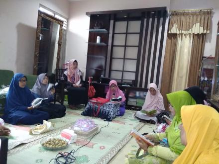 Pertemuan Takmir Putri Masjid Mi'rojul Muttaqinallah Jejeran 