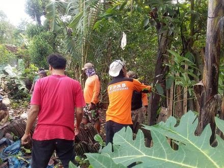 Antisipasi Bencana FPRB Kalurahan Wonokromo Adakan Giat Rabas Pohon di Padukuhan Jejeran II
